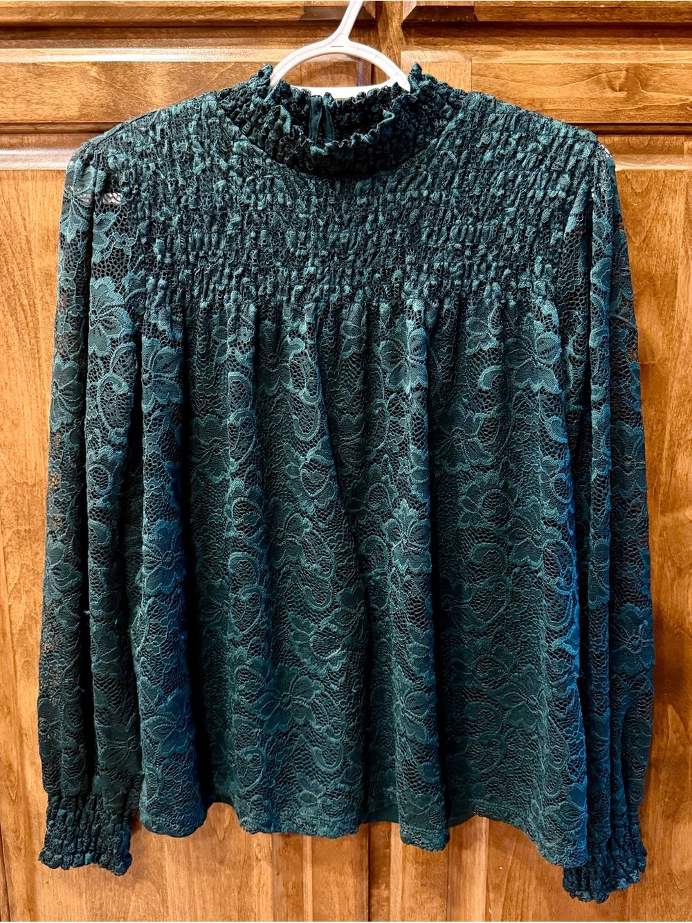 Cable & Gauge Emerald Green Lace Smocked Mock Neck Top L